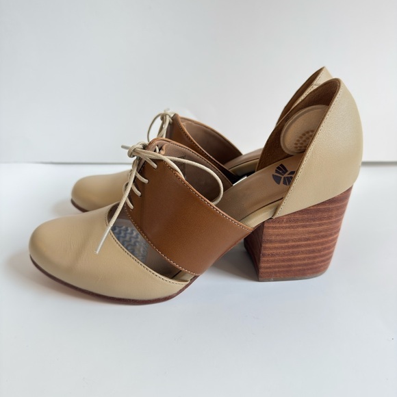 Fortress of Inca Cream and Brown Shoes - Picture 3 of 6